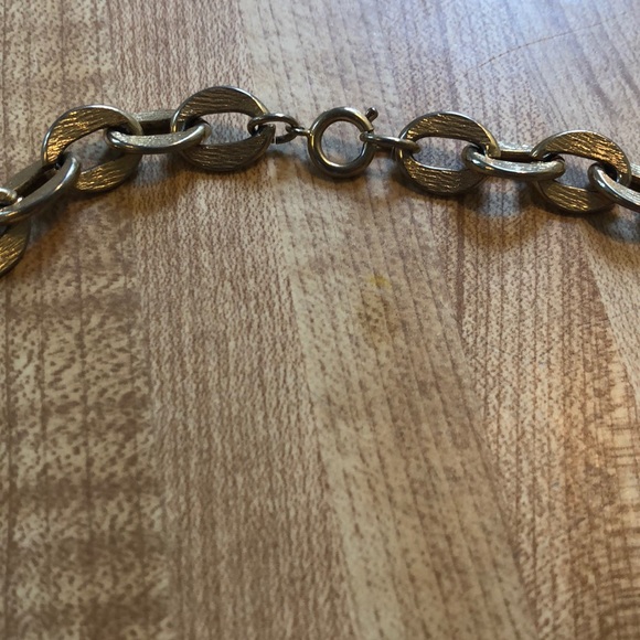 Vintage Short Gold Chain Necklace - Picture 4 of 7